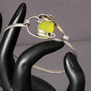 Yellow Cabochon Bead Silver Tone Wire Wrapped Bangle Bracelet 6 1/4 in